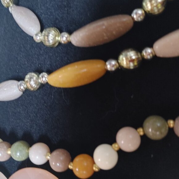 Set 3 Vintage Faux Stone Lucite Beaded Necklaces Earrings Gold Tone Multi Strand - Picture 8 of 10